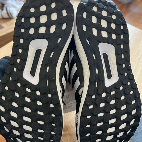 Brand new black and white Ultraboost. Size 5 woman’s. - Picture 2 of 6
